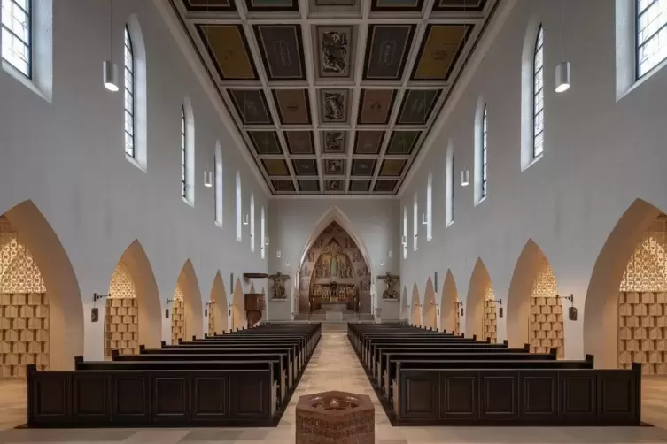Das Innere der Kirche Maria Schutz in Kaiserslautern.
