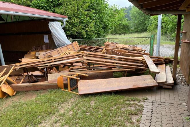 Das Hornbach-Hochwasser hat auf dem Gelände des Obst- und Gartenbauvereins Rimschweiler große Schäden hinterlassen.