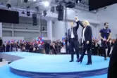 Traumpaar der französischen Rechtsextremisten: der Parteichef des Rassemblement National, Jordan Bardella, und Marine Le Pen, di