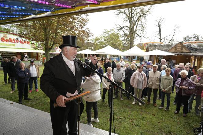 Die Rheingönheimer Kerwe wird derzeit im Luitpoldhain gefeiert. Das soll sich nach dem Wunsch der CDU bald ändern.