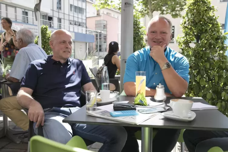 Ihre Freundschaft zerbrach an dem Fall: Ex-Polizist Uwe Leitheiser (l.) und Polizeipr&auml;sident Michael Denne (r.). 