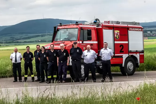 Begleitet vom Brand- und Katastrohenschutzinspekteur des Donnersbergkreises, Eberhard Fuhr, nahm eine Delegation von Wehrleuten