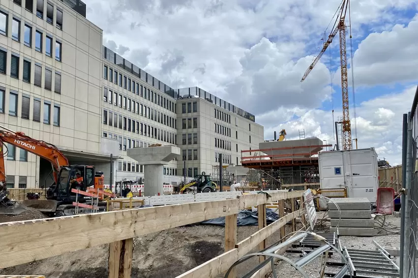 Bis 20. Juli soll das erste Teilstück fertig sein.