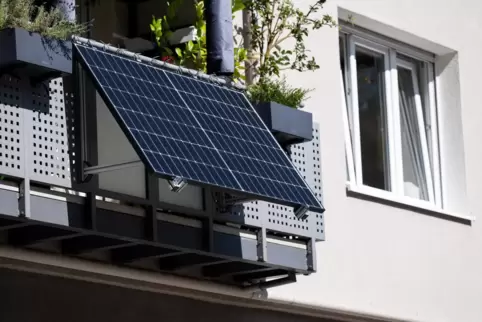 Direkter Nutzen für die Bürger: Auch Balkonkraftwerke sollen gefördert werden.