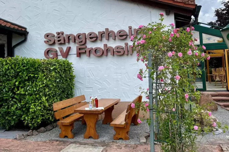 Das Ehepaar K&ouml;hler ist der alte und neue P&auml;chter. 