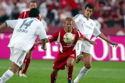 Markus Anfang (Mitte), stand mit dem FCK 2003 im DFB-Pokalfinale, im Bild das Finale gegen den FC Bayern München. 