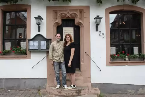 Marc und Simone Dutschmann freuen sich darauf, in ihrem „Kapellchen“ bald Gäste zu bewirten. 