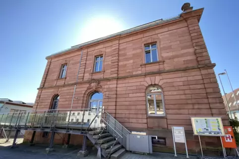 Das Rathaus der VG Winnweiler. Hier sitzt die Verwaltung für die Ortsgemeinden.