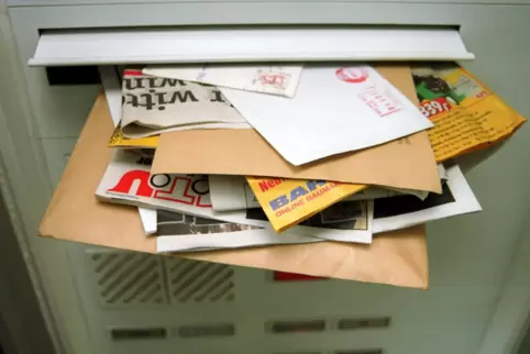 Der Anwalt verwies darauf, dass über das Wochenende Post aus dem Briefkasten rage und gestohlen werden könne.