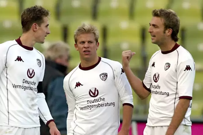 Dreierrunde: Der heutige FCK-Boss Thomas Hengen (rechts) mit dem neuen FCK-Coach Markus Anfang (Mitte) und Miroslav Klose.