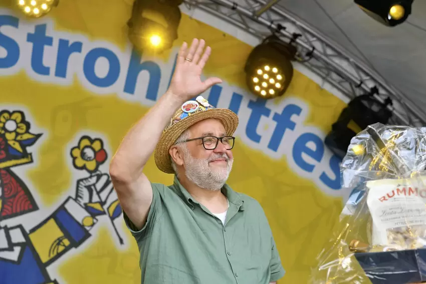 Mister Strohhut: Marktmeister Klaus Junski geht in Ruhestand.