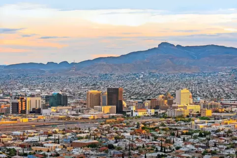 El Paso ist umgeben von Bergen und Wüste – und liegt in einer anderen Zeitzone als der größte Teil von Texas.