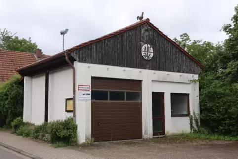 In den Feuerwehrgerätehäusern fehlt es an Platz für Fahrzeuge und Menschen.
