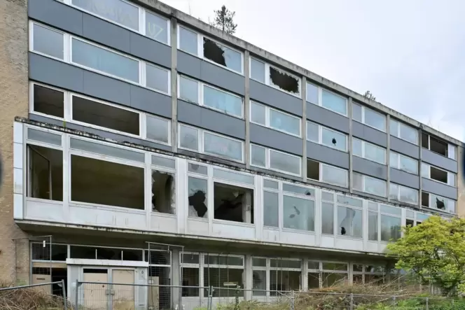 Steht seit 18 Jahren leer: Awo-Altenheim in der Gartenstraße in Lambrecht. Steht seit 18 Jahren leer: Awo-Altenheim in der Gartenstraße in Lambrecht.