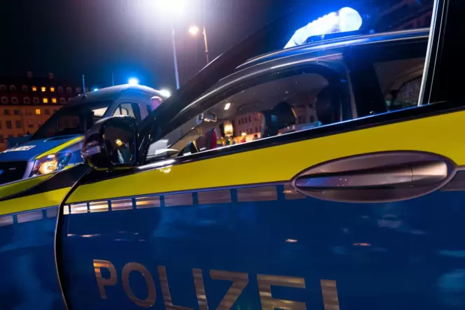 Zwei maskierte Täter haben am Samstagabend in Bad Dürkheim eine Tankstelle überfallen.