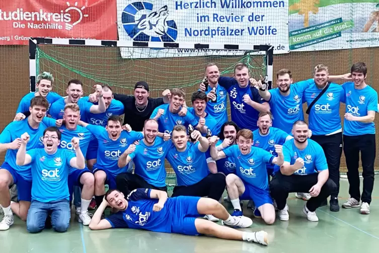 Die Handballer der &bdquo;Nordpf&auml;lzer W&ouml;lfe&ldquo;. 