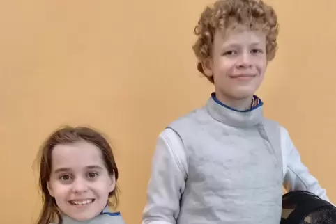 Die Nachwuchsfechter Mia-Eve Paul und Johann Knauft von der VT Zweibrücken geben in der U13-Altersklasse ihr Debüt bei deutschen Die Nachwuchsfechter Mia-Eve Paul und Johann Knauft von der VT Zweibrücken geben in der U13-Altersklasse ihr Debüt bei deutschen