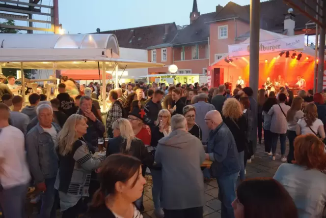 Essen, trinken, feiern: Hutmacherfest in Kusel.