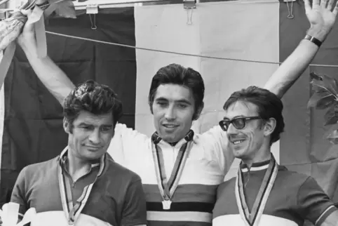 Kam als Gaststar: Eddy Merckx (Mitte).