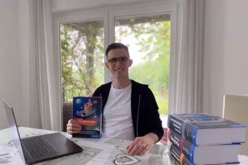 Kevin Welter hat ein Fachbuch über Kubernetes geschrieben.