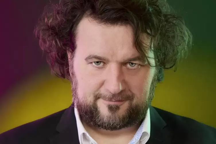 G&ouml;tz Frittrang stellt am 14. Juni sein Standup-Comedy-Programm &bdquo;G&ouml;tzend&auml;mmerung&ldquo; vor &ndash; bei freiem Eintritt.