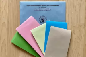 Stimmzettel zu den Wahlen. Stimmzettel zu den Wahlen.