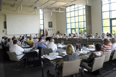 Das Foto wurde bei der konstituierenden Kreistagssitzung 2019 aufgenommen. Die Sitzverteilung sieht fünf Jahre später dann doch 