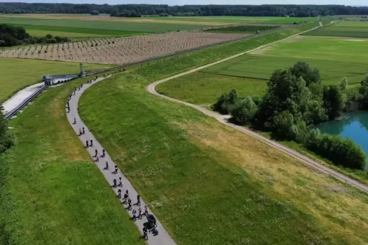 Weltrekord: die Fahrradschlange mit 283 i:SY-Bikern. 