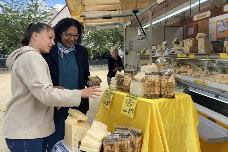 Bummeln, st&ouml;bern, probieren: Bei Wissmann gibt es K&auml;se aus verschiedenen L&auml;ndern. 