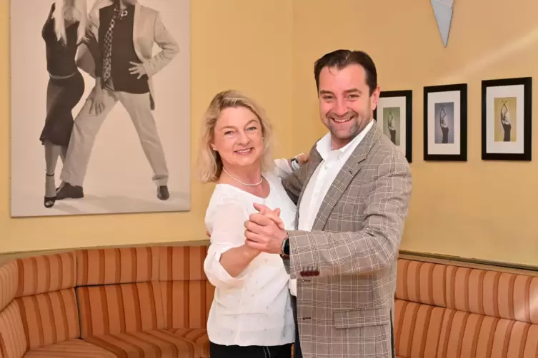 Sie haben zahllosen Jugendlichen die ersten Tanzschritte beigebracht: Beatrix Leibfried und Claus Wolfer. 