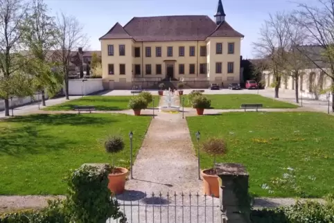 Im Juli Spielstätte der Hemshofschachtel: der hübsche Schlossgarten in Fußgönheim. 