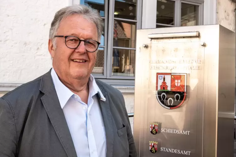 B&uuml;rgermeister der Verbandsgemeinde Eisenberg: Bernd Frey.