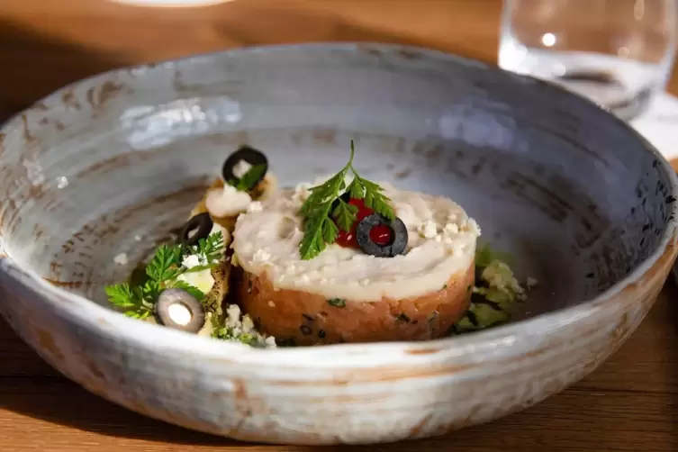 Vorspeise: Vom Geschirr bis hin zur Innendekoration demonstrieren die Gastronomen ihre Liebe zum Detail. 