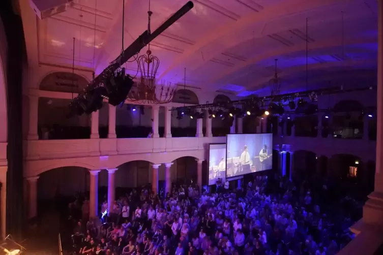 Hotspot der &bdquo;Langen Nacht&ldquo;: die Fruchthalle. Hier tritt am 22.6. auch Ilgen-Nur mit ihrer Band auf, ab 22.45 Uhr. 