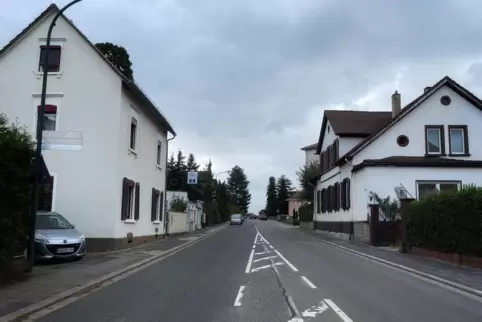 In der Weinstraße Süd sollen Radschutzstreifen entstehen.
