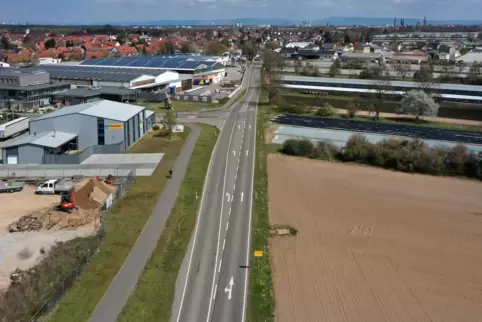 Dudenhofener Ortsausgang Richtung Harthausen: Hier ereignete sich der Unfall.