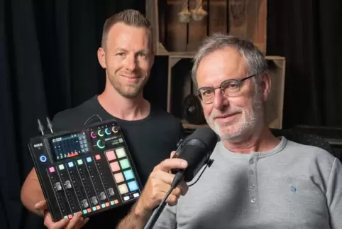 Podcaster: Philipp und Karl Mistler berichten über Mutterstadt. 