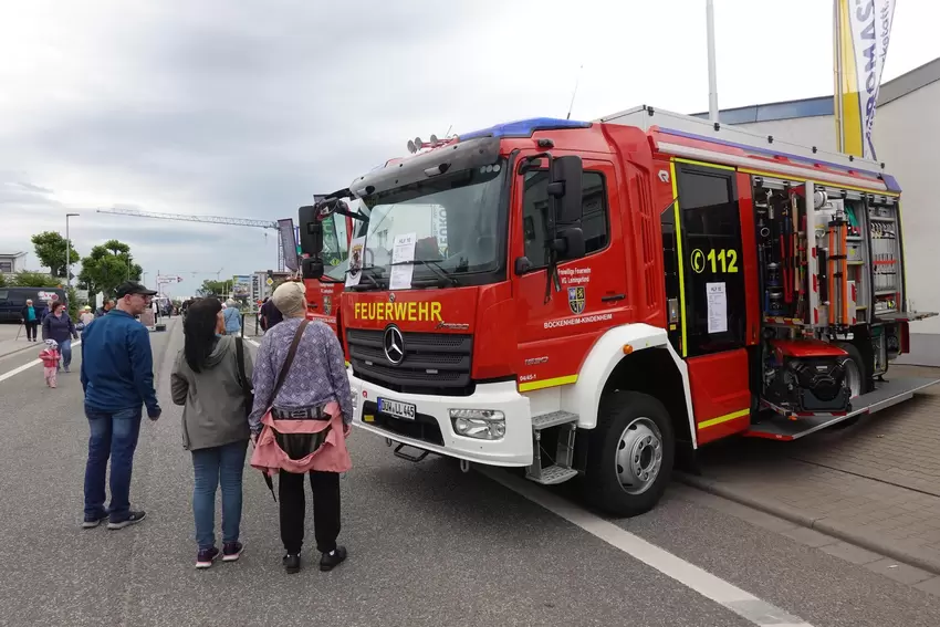 Der Feuerwehrwagen der Freiwilligen Feuerwehr Bockenheim-Kindenheim lockte viele Interessierte an.