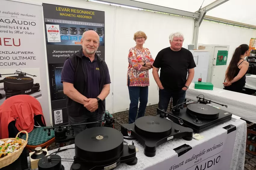 Helmut Biermann aus Ebertsheim zeigte seine High-End-HiFi-Geräte .