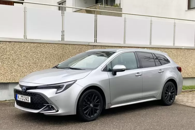 Gutes Angebot für überzeugte Kombi-Fahrer: Toyota Corolla Touring Sports.