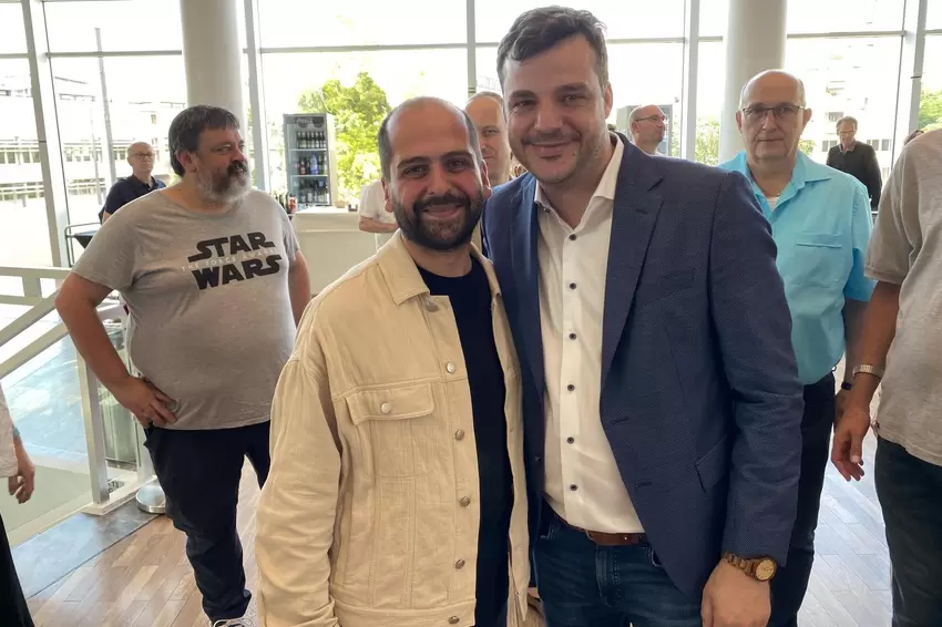 Titel in Nord für die SPD klar verteidigt: Osman Gürsoy (links) mit Parteichef David Guthier.