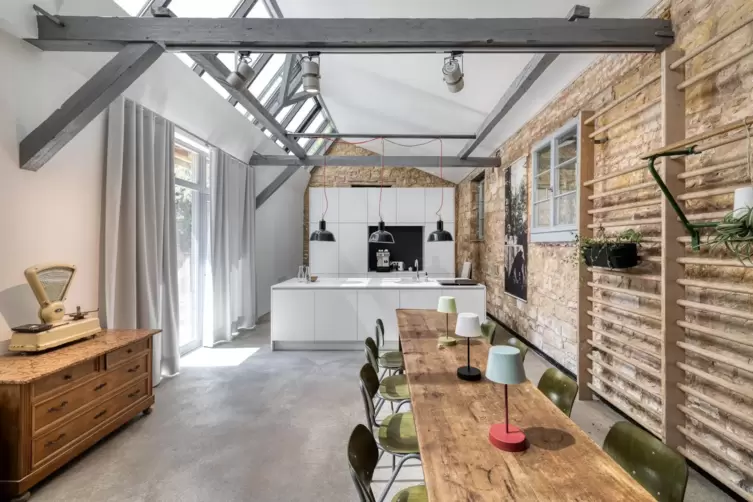 Urbaner Charme: Zur &bdquo;Genussfabrik&ldquo; umgebautes Fabrikgeb&auml;ude in Walsheim. 