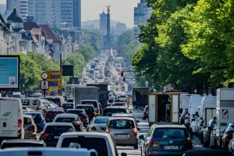 Eigentlich müsste allen klar sein, dass es so wie bisher im Verkehr nicht weiter gehen kann – ganz besonders in den großen Städt