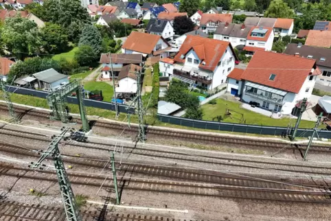 In der Kurve qietschen die Züge sehr laut, sagen die Anwohner.
