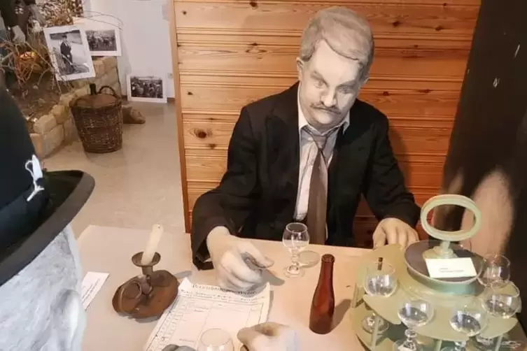 Lebensechte Figuren spiegeln alte Zeiten.
