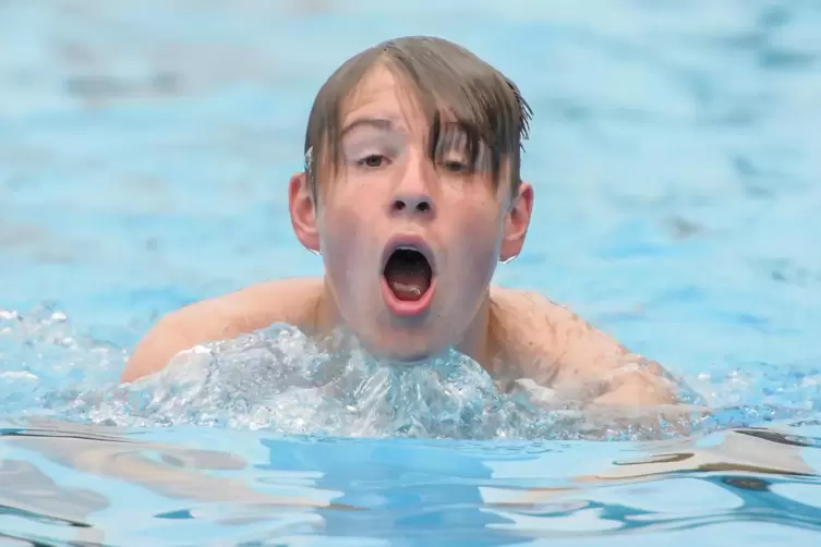 F&uuml;rs Sportabzeichen m&uuml;ssen auch Kinder ihre Schwimmf&auml;higkeit nachweisen. 