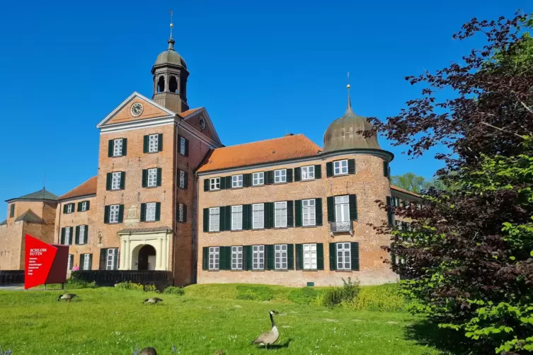 Einst eine Burg, wurde das Eutiner Schloss Anfang des 18. Jahrhunderts zu einer barocken Schlossresidenz umgebaut.