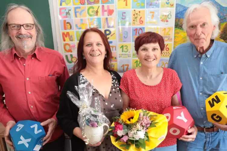 Sind engagiert im Lerncaf&eacute; in Gr&uuml;nstadt, von links: der neue Leiter Harry Hellfors, Katja Leyendecker, die bisherige Leiterin Do