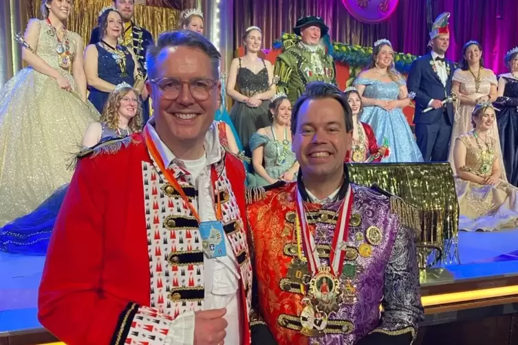Anl&auml;sslich der Badisch-Pf&auml;lzischen Fasnacht in Frankenthal lernte OB Nicolas Meyer den k&uuml;nftigen Ministerpr&auml;sidenten als &bdquo;Tischn