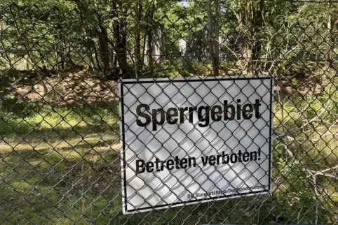 Bundeswehr: Teile des Übungsplatzes als umzäuntes, andere als unumzäuntes Sperrgebiet. 
